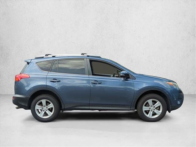 Used 2013 Toyota RAV4 XLE AWD/4WD image 4