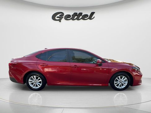 Used 2025 Toyota Camry LE w/ Convenience Package FWD image 4