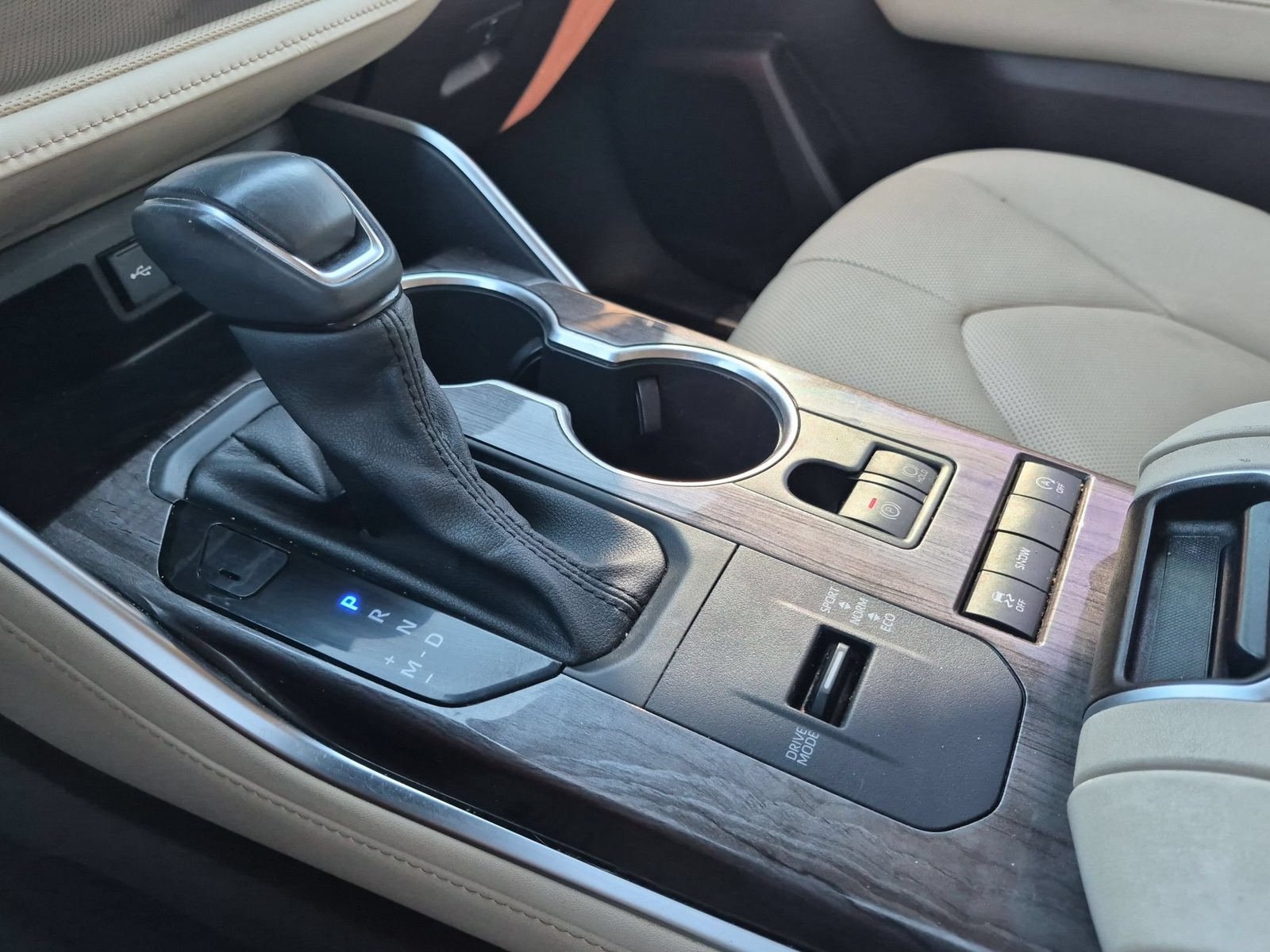 Used 2021 Toyota Highlander Limited FWD image 22