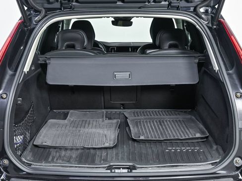 Used 2023 Volvo XC60 B5 Ultimate w/ Climate Package FWD image 32