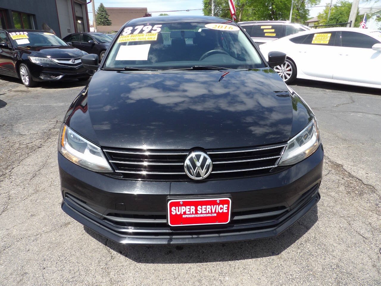 Used 2016 Volkswagen Jetta SE FWD image 2