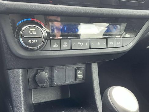 Used 2016 Toyota Corolla S image 19