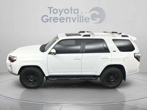Used 2023 Toyota 4Runner SR5 Premium w/ Moonroof Package RWD image 4