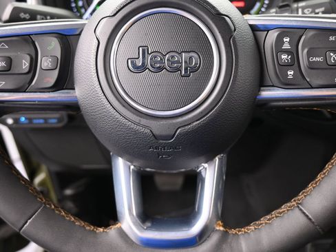 Used 2024 Jeep Wrangler Unlimited Sahara image 29