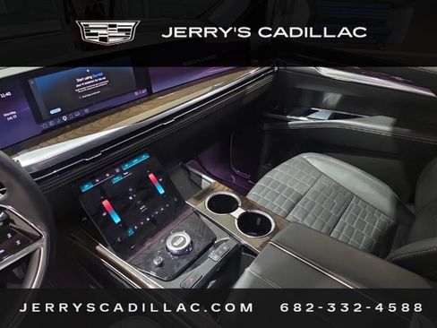 Used 2025 Cadillac Escalade Sport Platinum AWD/4WD image 13