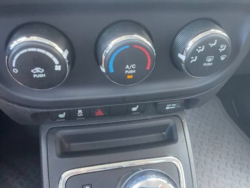 Used 2012 Jeep Patriot Latitude w/ Sun/Sound Group FWD image 35