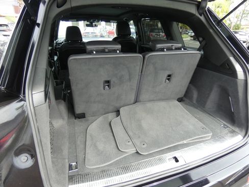 Used 2017 Audi Q7 3.0T Prestige w/ Prestige Package image 94