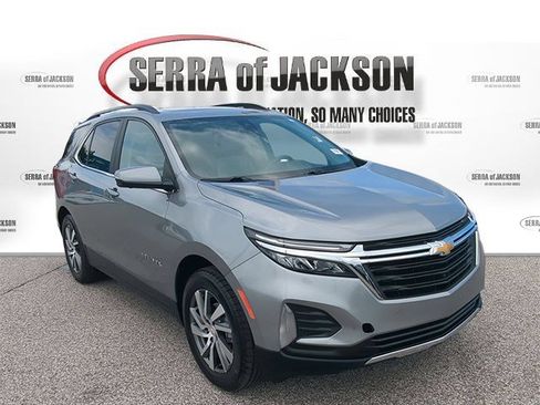Used 2023 Chevrolet Equinox LT FWD image 2