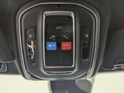 New 2026 Jeep Grand Cherokee Altitude image 16