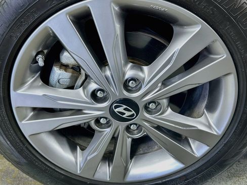 Used 2018 Hyundai Elantra SEL FWD image 28
