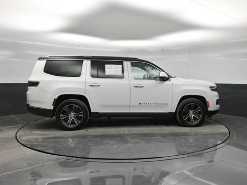 Used 2022 Jeep Grand Wagoneer Series I AWD/4WD image 9