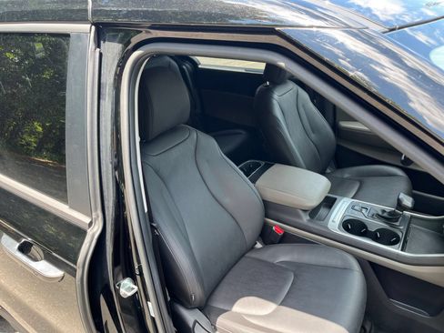 Used 2026 Kia Carnival FWD image 38