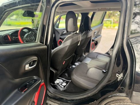 Used 2016 Jeep Renegade Trailhawk AWD/4WD image 4