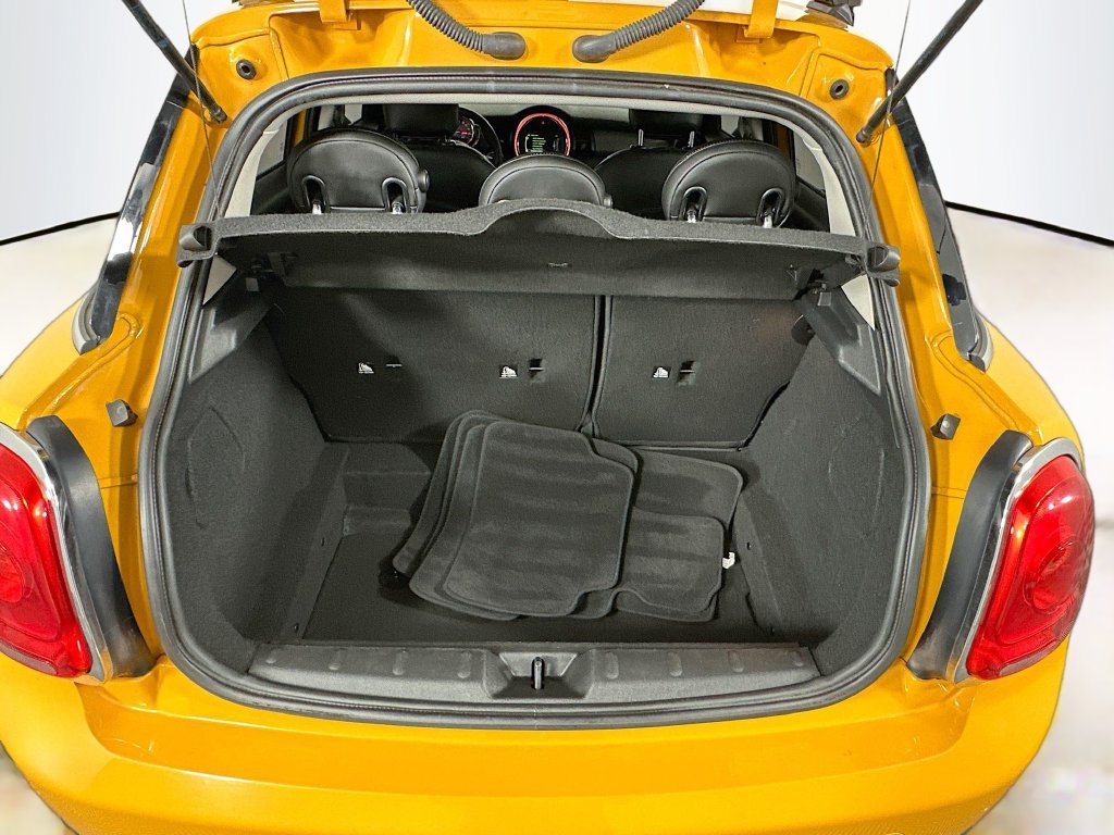 Used 2018 MINI Cooper 4-Door Hardtop FWD image 24