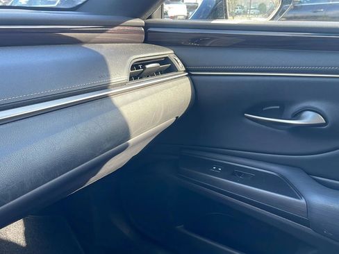 Used 2019 Lexus ES 350 w/ Accessory Package 2 FWD image 19