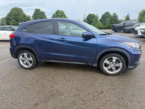 Used 2017 Honda HR-V EX image 4