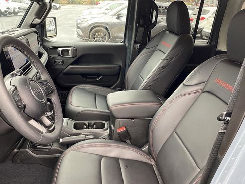 Used 2025 Jeep Wrangler Unlimited Rubicon image 11