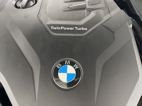 Used 2022 BMW 530i xDrive w/ Premium Package AWD/4WD image 10