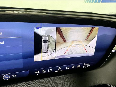 Used 2025 Buick Enclave Preferred FWD image 16