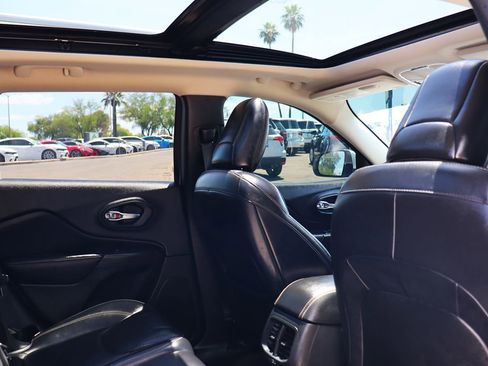 Used 2016 Jeep Cherokee Limited image 28