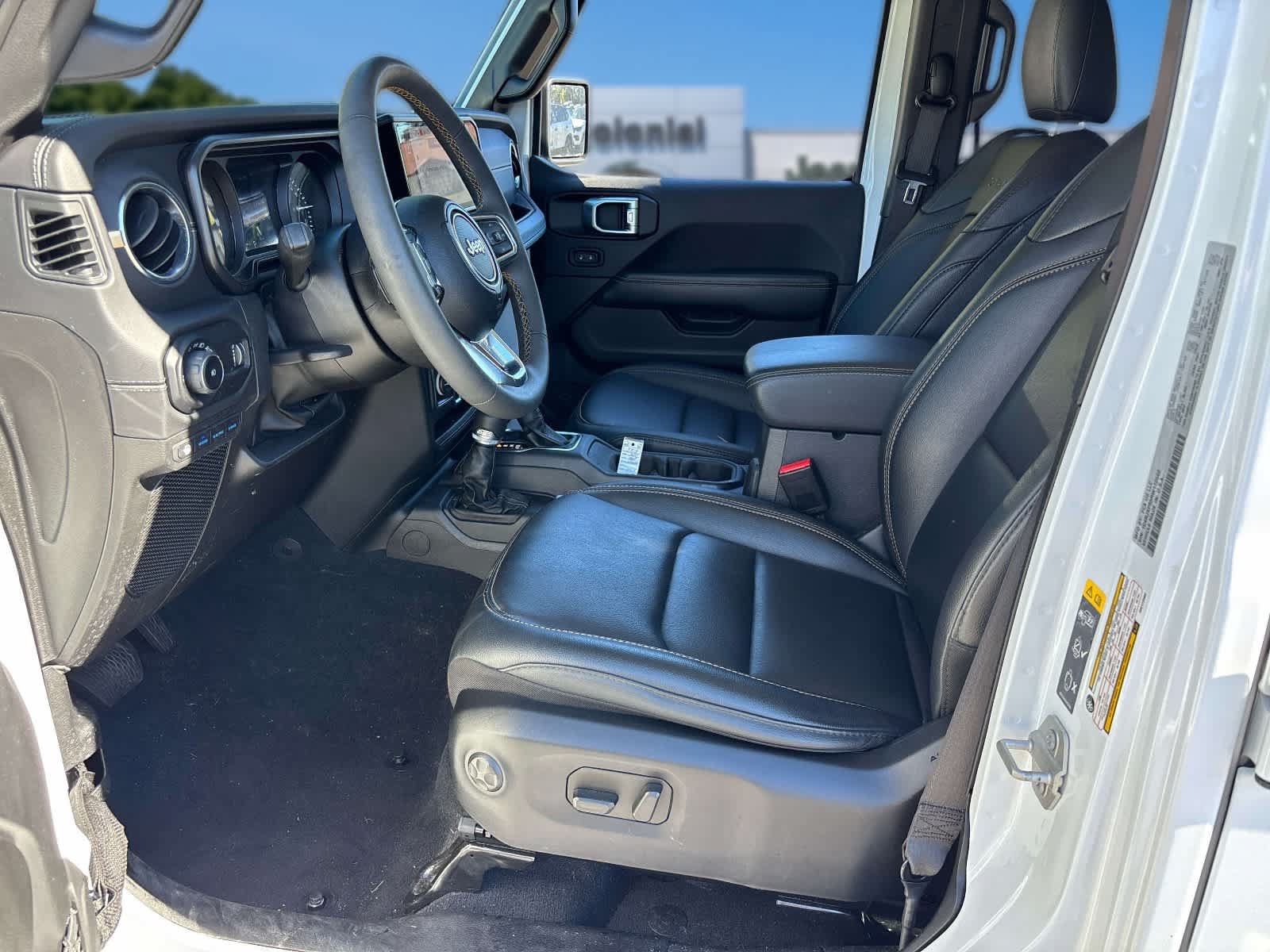 Used 2024 Jeep Wrangler Unlimited Sahara AWD/4WD image 10