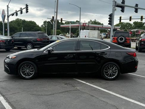 Used 2018 Lexus ES 350 w/ Navigation System Package FWD image 9