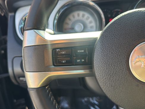 Used 2012 Ford Mustang GT Premium w/ HID Headlamps & Security Pkg RWD image 27