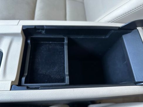 Used 2015 Lexus ES 300h image 62