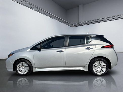 Used 2024 Nissan Leaf S image 2