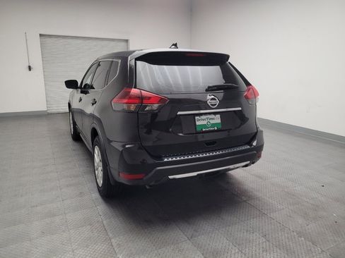 Used 2018 Nissan Rogue S FWD image 6