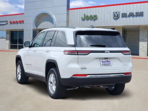 New 2026 Jeep Grand Cherokee Laredo X AWD/4WD image 4