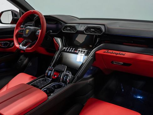 Used 2021 Lamborghini Urus image 68