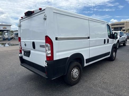 Used 2025 RAM ProMaster 2500 w/ Convenience Group FWD image 5