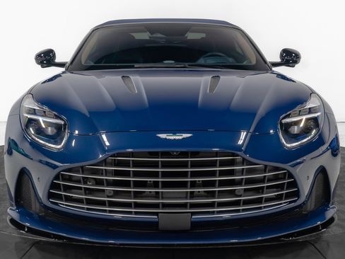 Used 2024 Aston Martin DB12 Convertible image 21