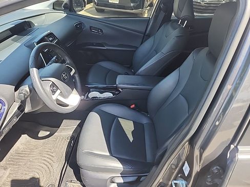 Used 2016 Toyota Prius Three Touring image 10