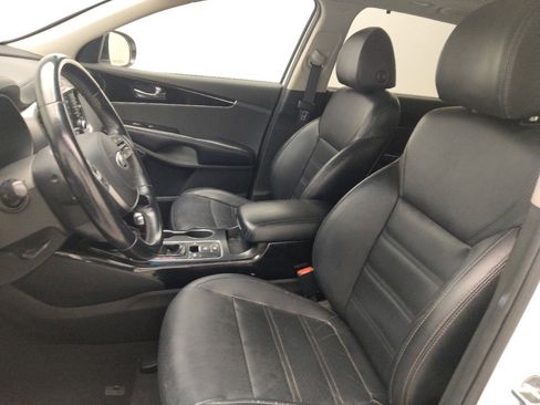 Used 2019 Kia Sorento SX image 17