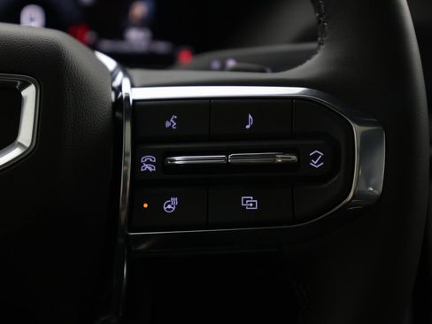 Used 2026 GMC Yukon Denali w/ Sun & Power Step Package image 23