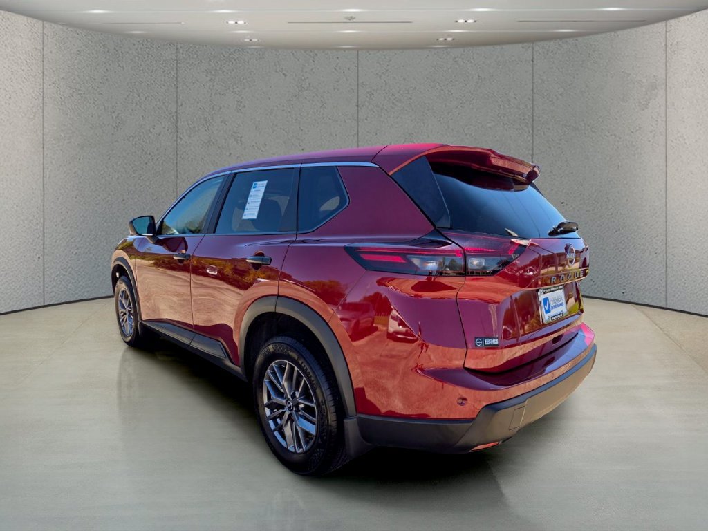 Used 2026 Nissan Rogue S FWD image 3