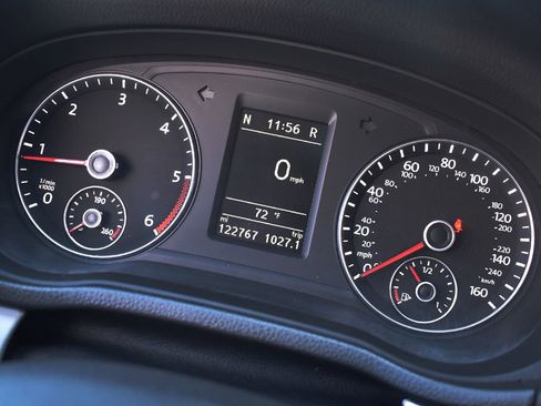 Used 2013 Volkswagen Passat TDI SE FWD image 10