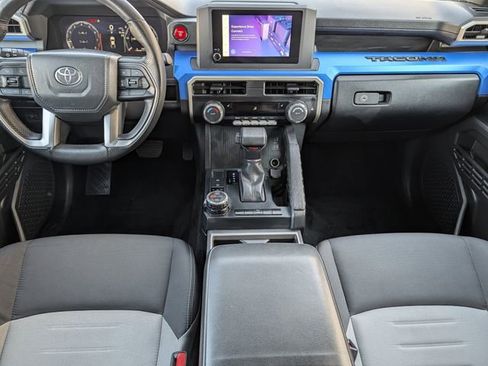 Used 2025 Toyota Tacoma TRD Off-Road AWD/4WD image 11