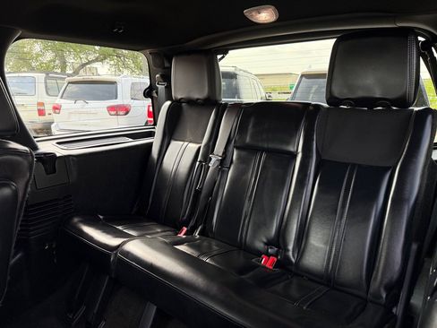 Used 2015 Lincoln Navigator 2WD image 16