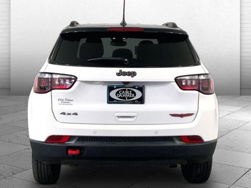 Used 2025 Jeep Compass Trailhawk AWD/4WD image 3