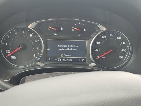 Used 2024 GMC Terrain SLT image 15