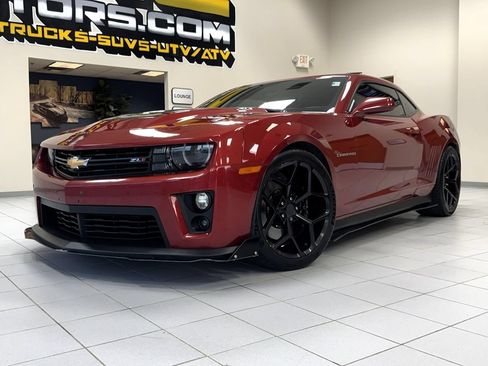 Used 2014 Chevrolet Camaro ZL1 RWD image 2
