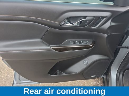 Used 2023 GMC Acadia AT4 w/ Technology Package image 11