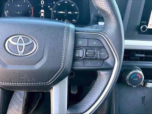 Used 2024 Toyota Tacoma TRD Off-Road AWD/4WD image 20