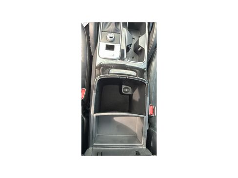 Used 2024 Kia Telluride EX w/ EX Captain's Chair Package FWD image 23