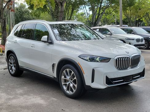 Used 2024 BMW X5 sDrive40i w/ Parking Assistance Package RWD image 1