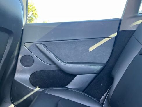 Used 2024 Tesla Model Y 2WD image 16