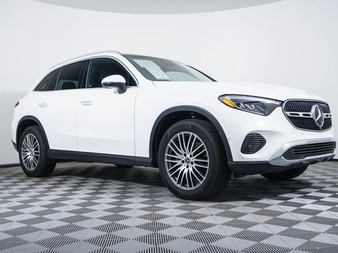 Certified 2025 Mercedes-Benz GLC 300 4MATIC image 9